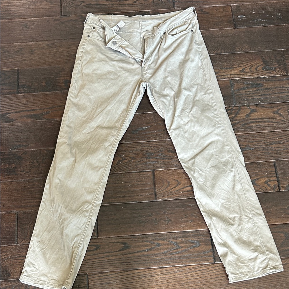 Levi's Tan Chinos Versatile Cotton Blend